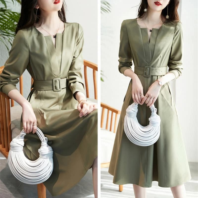 Nuova gonna a trapezio pendolare Autunno 2025 Scollo a V Cintura sottile Vita regolabile Manica lunga Pendolo Primavera Abito semplice a forma di X Donna