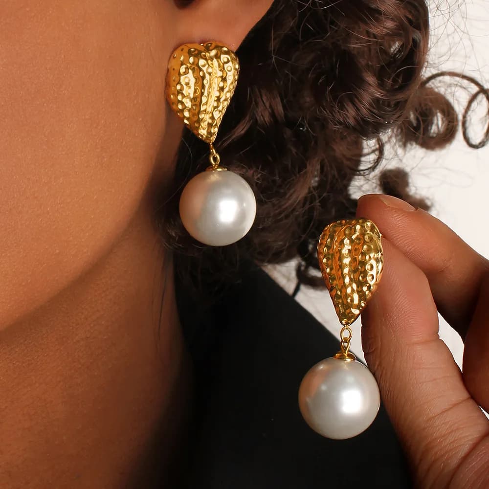 Accessori fai da te in stile coreano, orecchini di perle finte di alta gamma, squisiti e di nicchia, a forma di goccia d'acqua, in acciaio inossidabile placcato oro 18K.