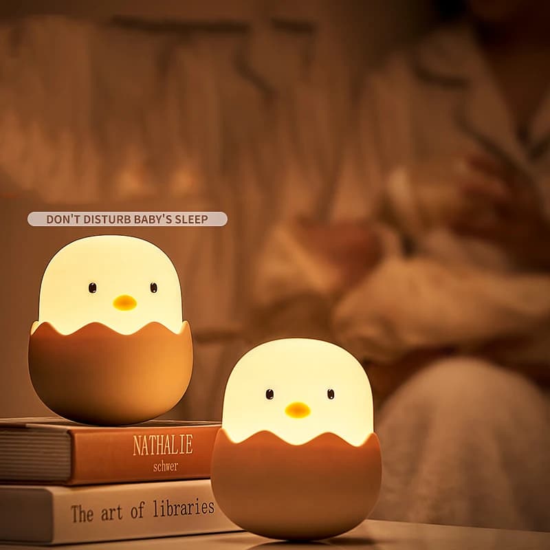 D2 guscio d'uovo pollo Silicone Pat lampada USB luce notturna infermieristica luce Tumbler Cartoon Egg bambini Led lampada da tavolo decorazione casa