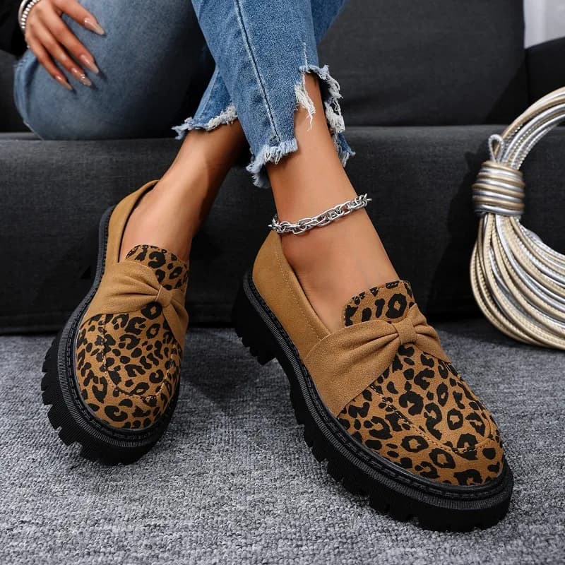 Women's Big Size Moccasins Autumn Winter Fashion Leather Shoes Leoped Comfortable Height Increase Casual Shoes Outdoor Non-slip