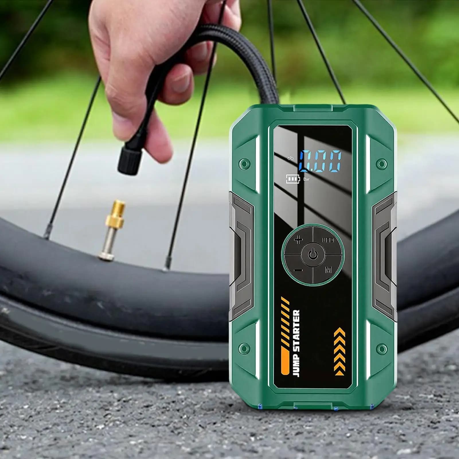 Avviatore di Emergenza con Luce, Display Digitale e Pompa d'Aria, Gonfiatore per Pneumatici Auto, Moto e Veicoli