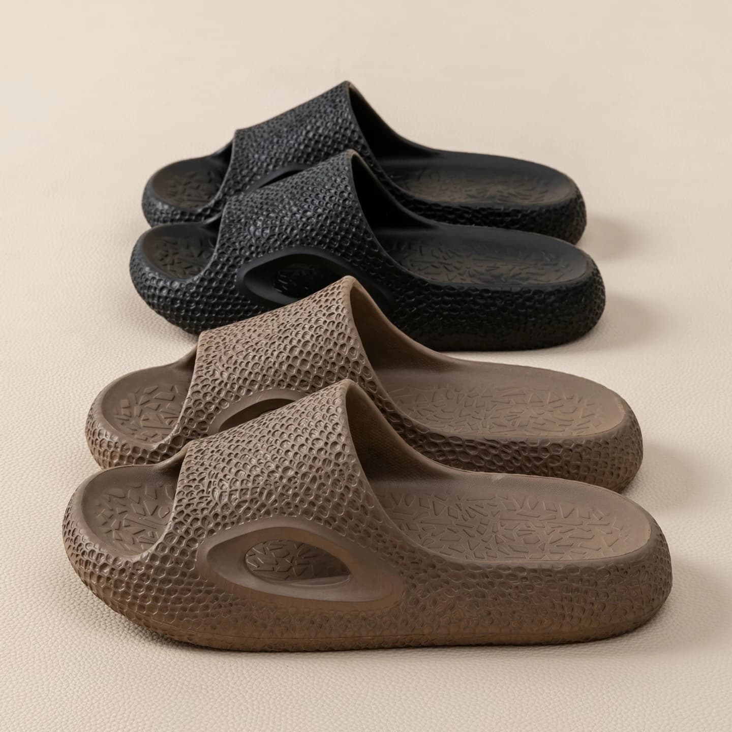 Men's Summer Cloud Slides Non-Slip Thick Sole Soft EVA Slippers for Indoor Bathroom Outdoor Lightweight Casual House Shoes