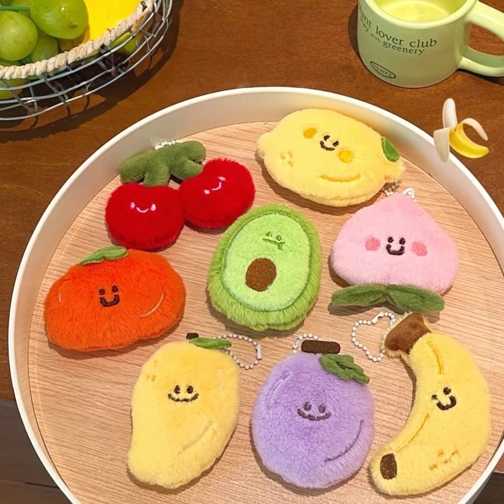 Nuovo Portachiavi Peluche a Forma di Frutta Cartone Animato: Mango, Pesca, Banana, Avocado, Limone, Ciliegia - Ciondolo Imbottito Carino per Zaino, Regali di Compleanno