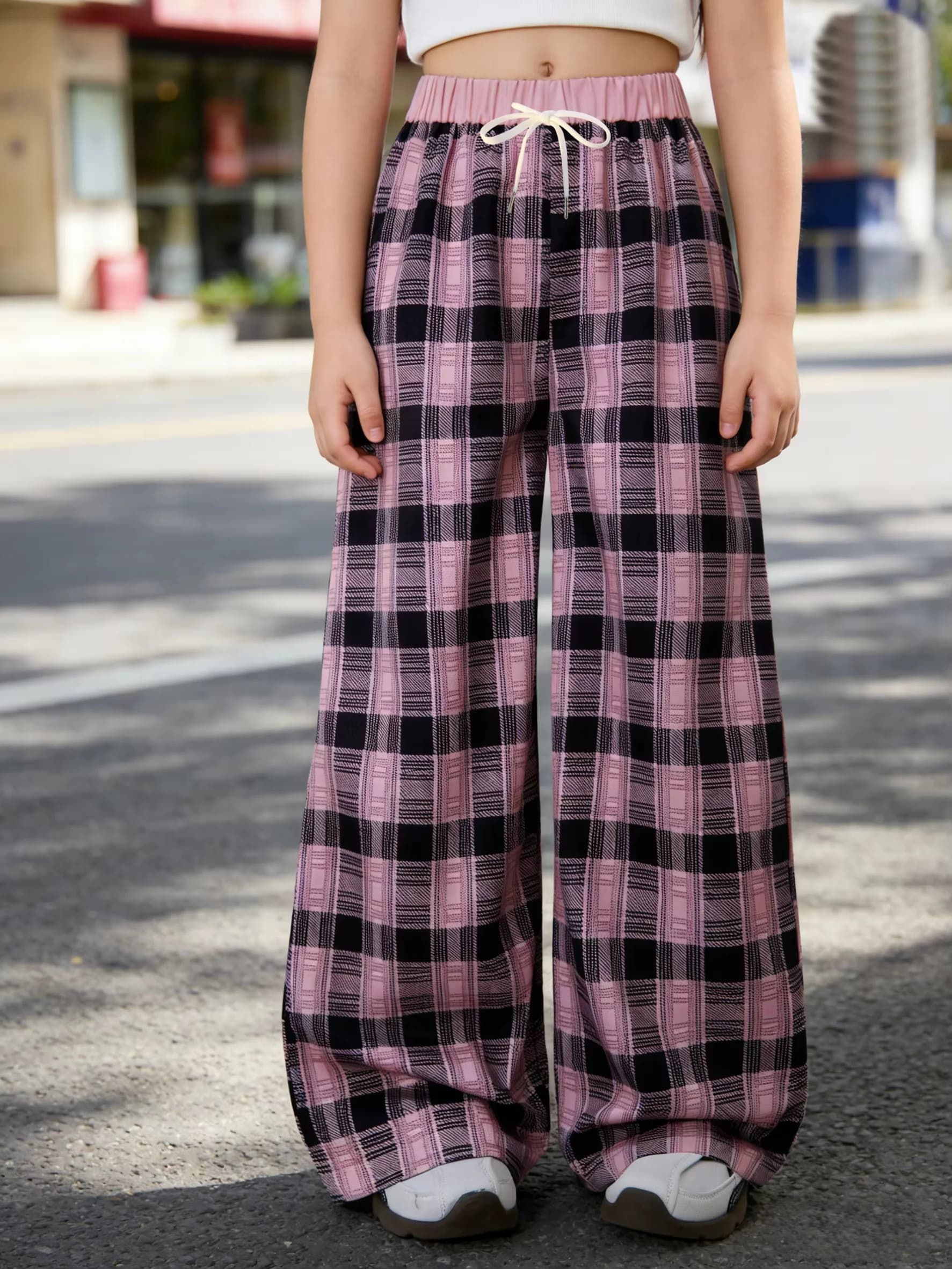 Pantaloni a gamba dritta a quadri per ragazze alla moda, pantaloni larghi casual per bambine, adatti per l'uso quotidiano in primavera ed estate