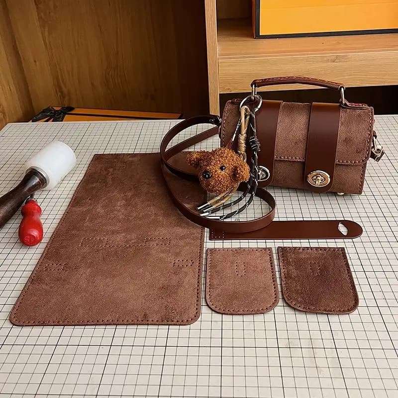 DIY Knitted Bag Beginner-made brown small square bag Cartoon bear pendant hand-held pillow underarm bag Casual womens bag