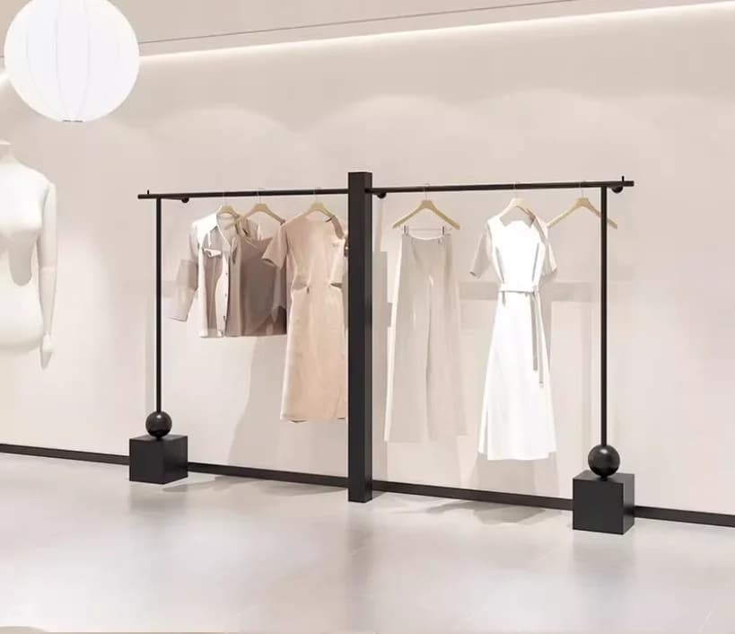 Espositore da Parete per Negozio di Abbigliamento, Appendiabiti Dorato Speciale per Negozi di Abbigliamento Femminile