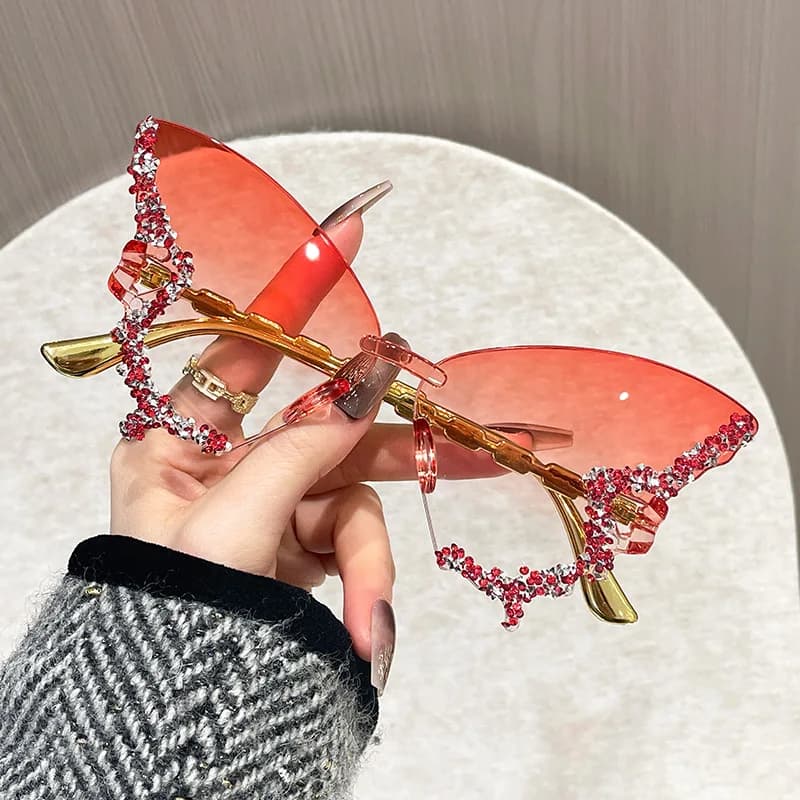 Cat Eye Butterfly sunglasses without frame, popular sunglasses for women and men, big sunglasses, female and male sunglasses for parties and trips.