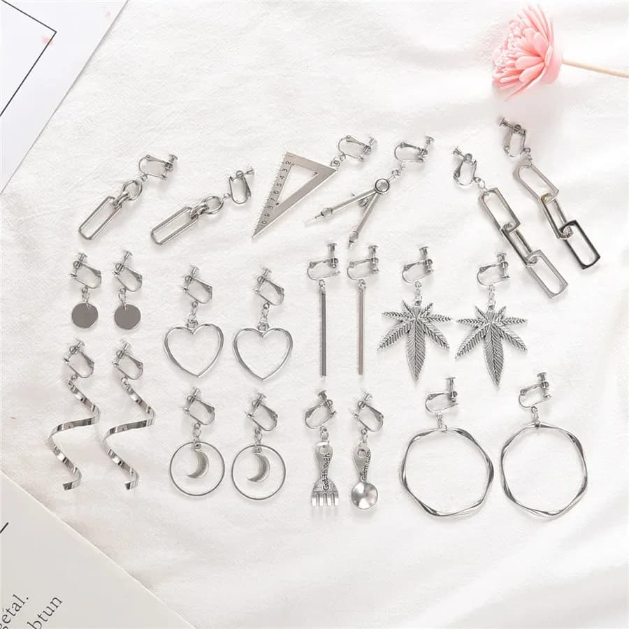 Orecchini coreani asimmetrici semplici con Clip per l'orecchio orecchini con Clip geometrica a forma di cuore di luna Color argento senza Piercing per le donne femminili