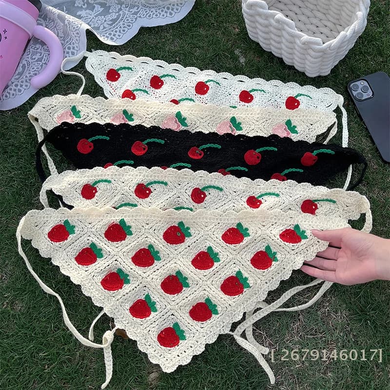 【YY26】Fascia per capelli triangolare in tessuto, lavorata a mano all'uncinetto, con motivo fragola e ciliegia, traforata, da donna, per primavera estate, viaggi e foto