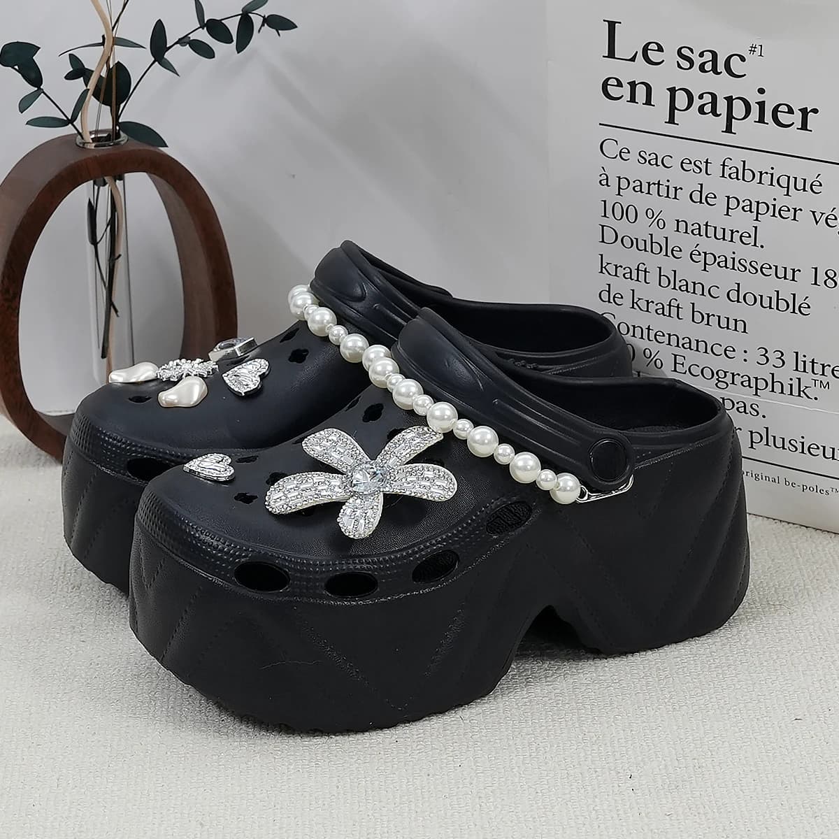 Nuovi Sandali Estivi da Donna con Catena di Perle e Fiori di Cristallo, Ciabatte Casual da Esterno in EVA, Zoccoli Versatili con Suola Spessa Antiscivolo e Rialzo Interno, Punta Chiusa 8809