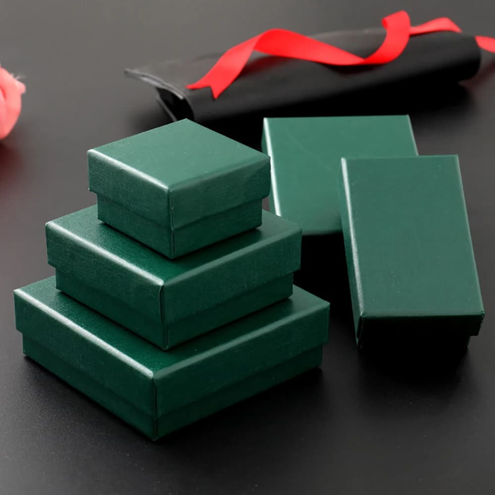 Confezione da 12 Scatole Bianche di Lusso Semplici con Carta Verde Scuro per Esposizione di Gioielli, Anelli, Orecchini, Bracciali e Collane - Organizzatori per Gioielli