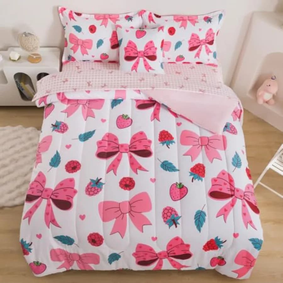 Set Copripiumino con Fiocco Rosa, Set Biancheria da Letto per Ragazze, 6 Pezzi, Copripiumino con Fragole Carine, Set Completo con Nastro e Lenzuola Kawaii