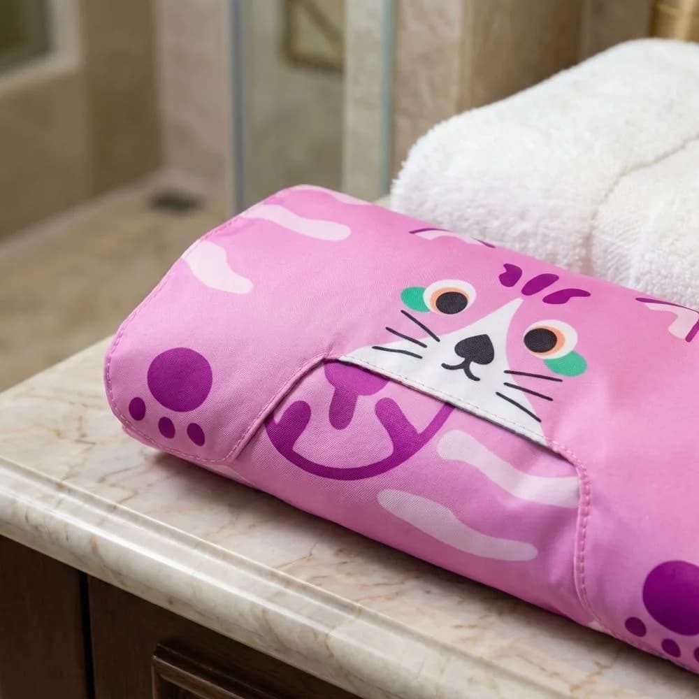 Large and cute animal shaped cosmetic bag, foldable and portable, Kawaii makeup brush organizer with Oxford fabric coulisse