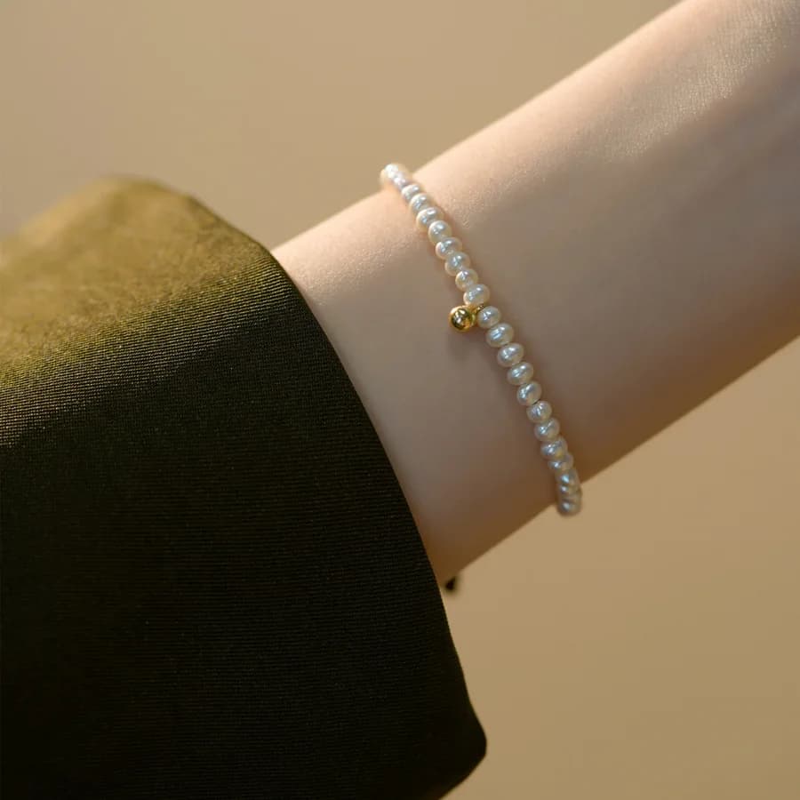 Bracciale con piccole perle Iniezione in oro 14 carati 3-4 mm Design di nicchia da donna Temperamento Fata Catena Luce Moda di lusso
