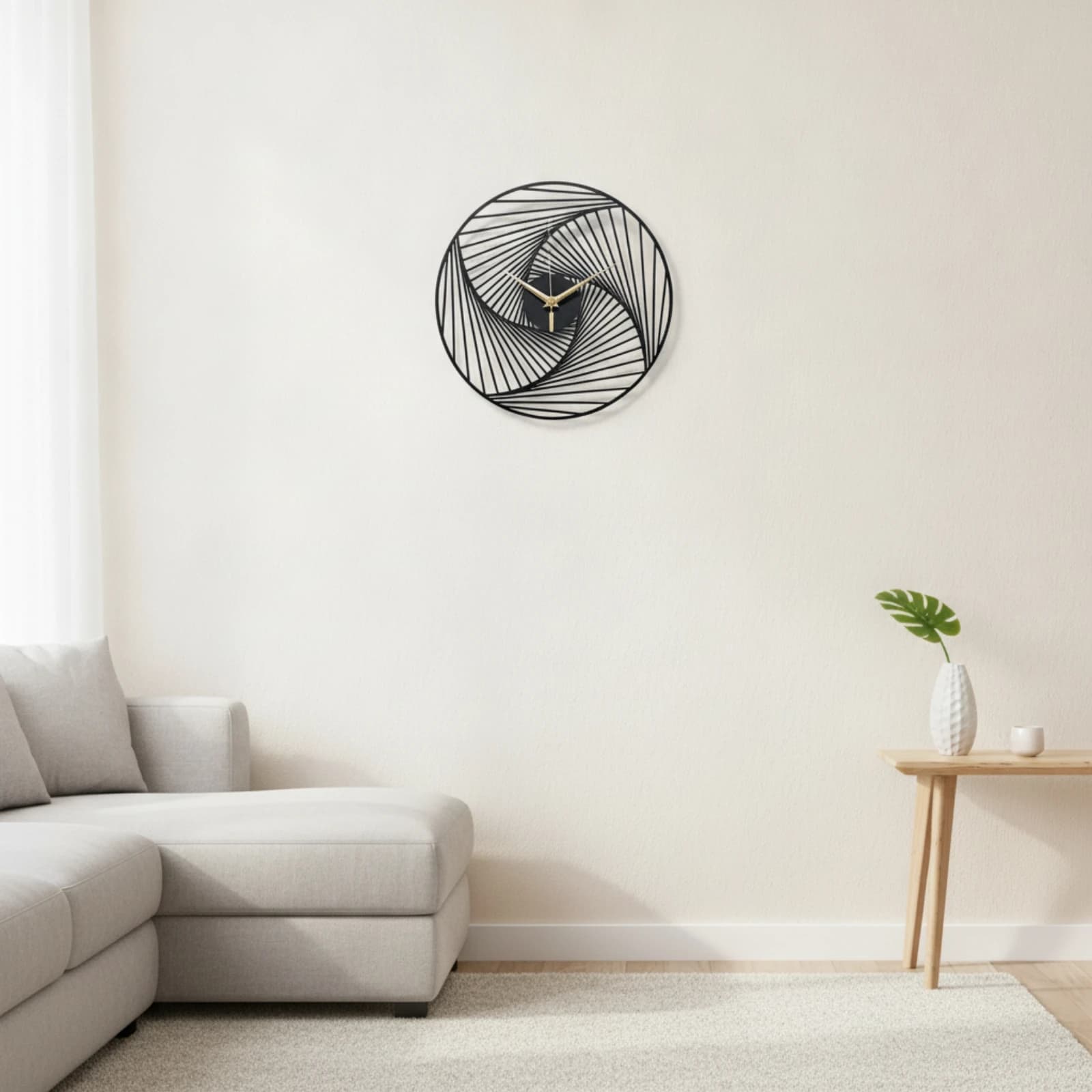 Elegant Round Wall Clock Metal Openwork Frame Minimalist Decorative Style for Dining Area Hallway Home