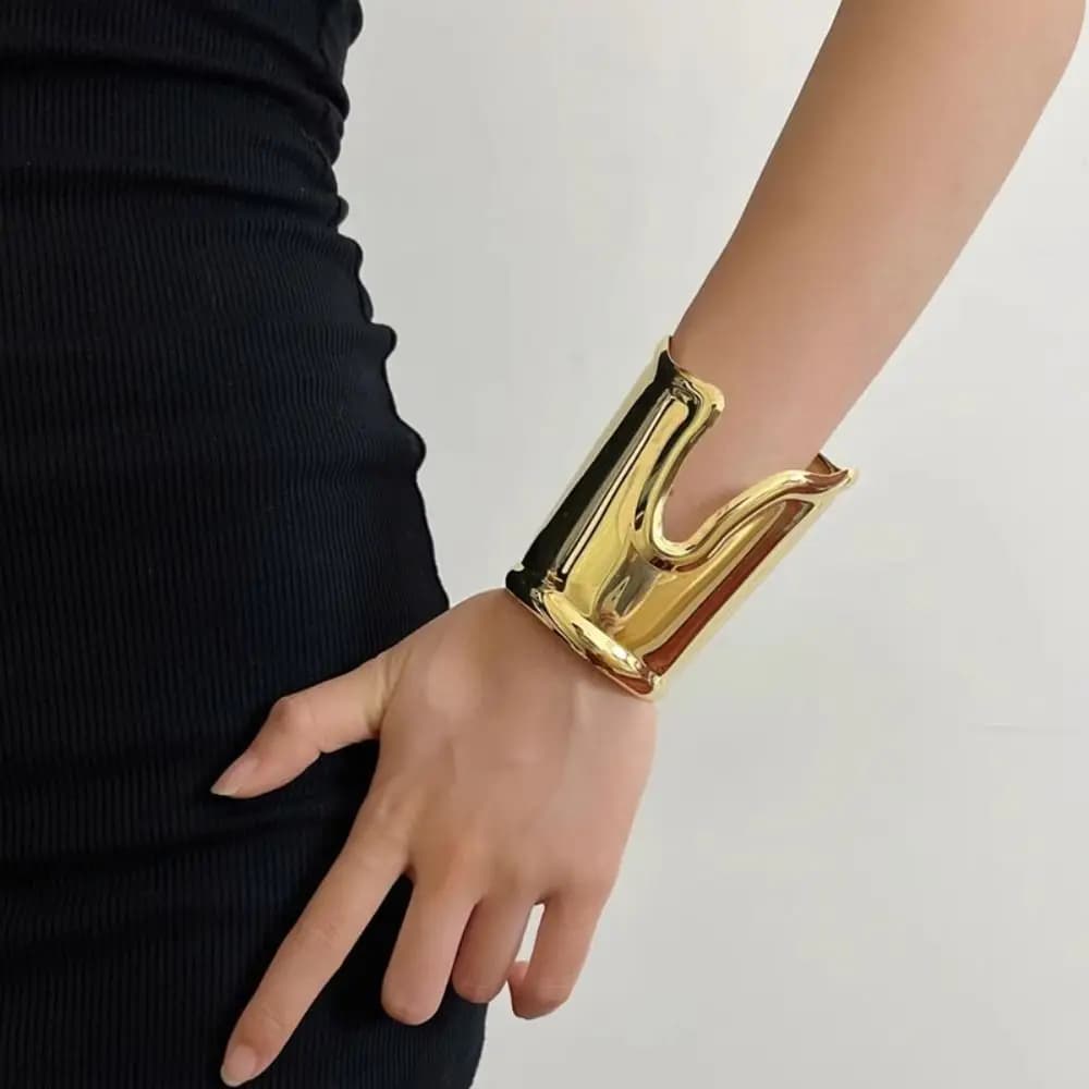 Bracciali Vintage in Metallo Argentato Larghi e Aperti, Bracciali Irregolari Dorati alla Moda, Bracciali Geometrici Esagerati da Spiaggia