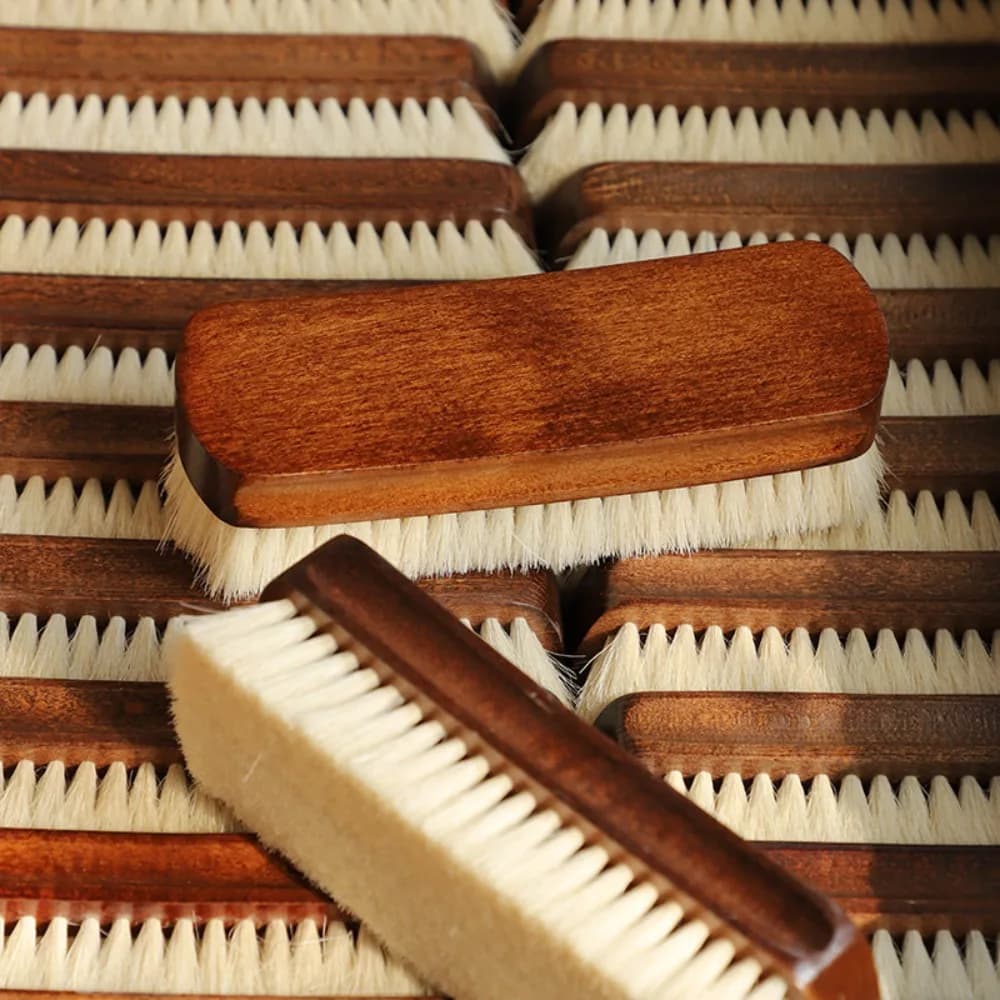 Spazzola per Scarpe in Lana, Cura della Pelle, Lucidante per Scarpe, Pulitore per Stivali, Strumenti per la Cura delle Calzature, Spazzola Multifunzionale in Lana Morbida con Manico in Legno