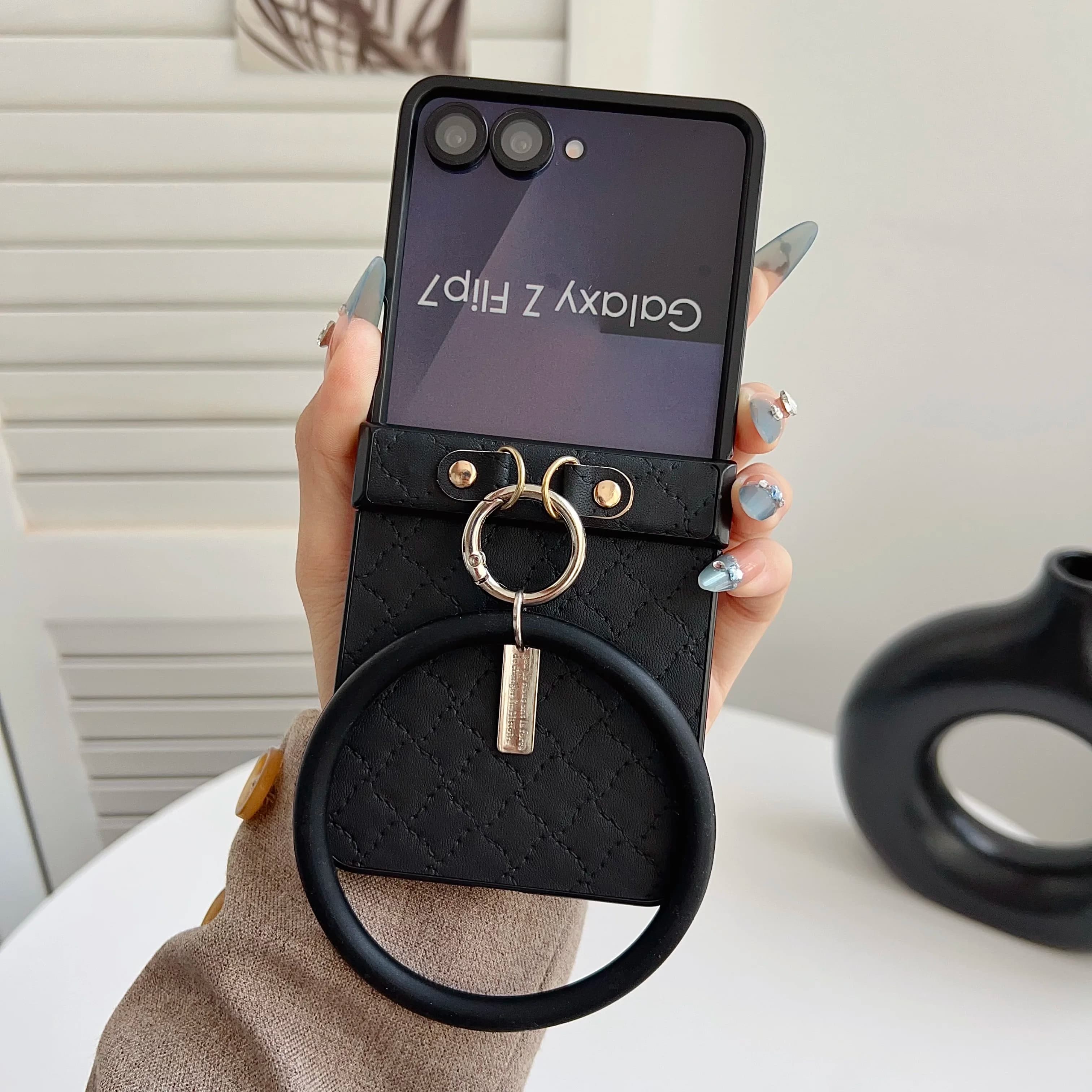 Case for Samsung Galaxy Z Flip7 Luxury Light Quilted Ring Foldable Anti-Slip Buckle Leather Case Anti-urtus Funda bumper