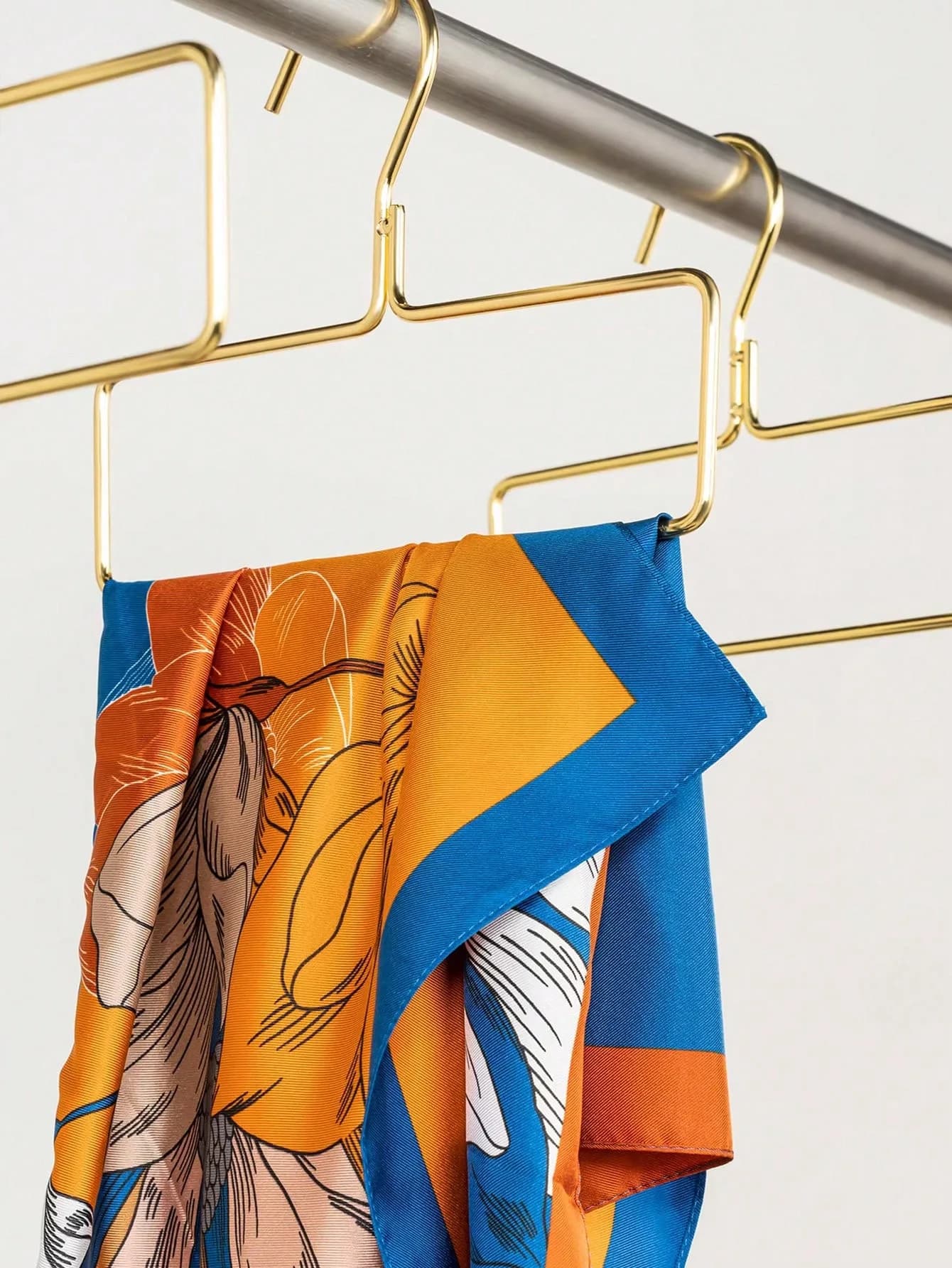 10pcs Nordic Style Metal Hangers, Multifunctional Hangers for Hanging Towels and Scarves