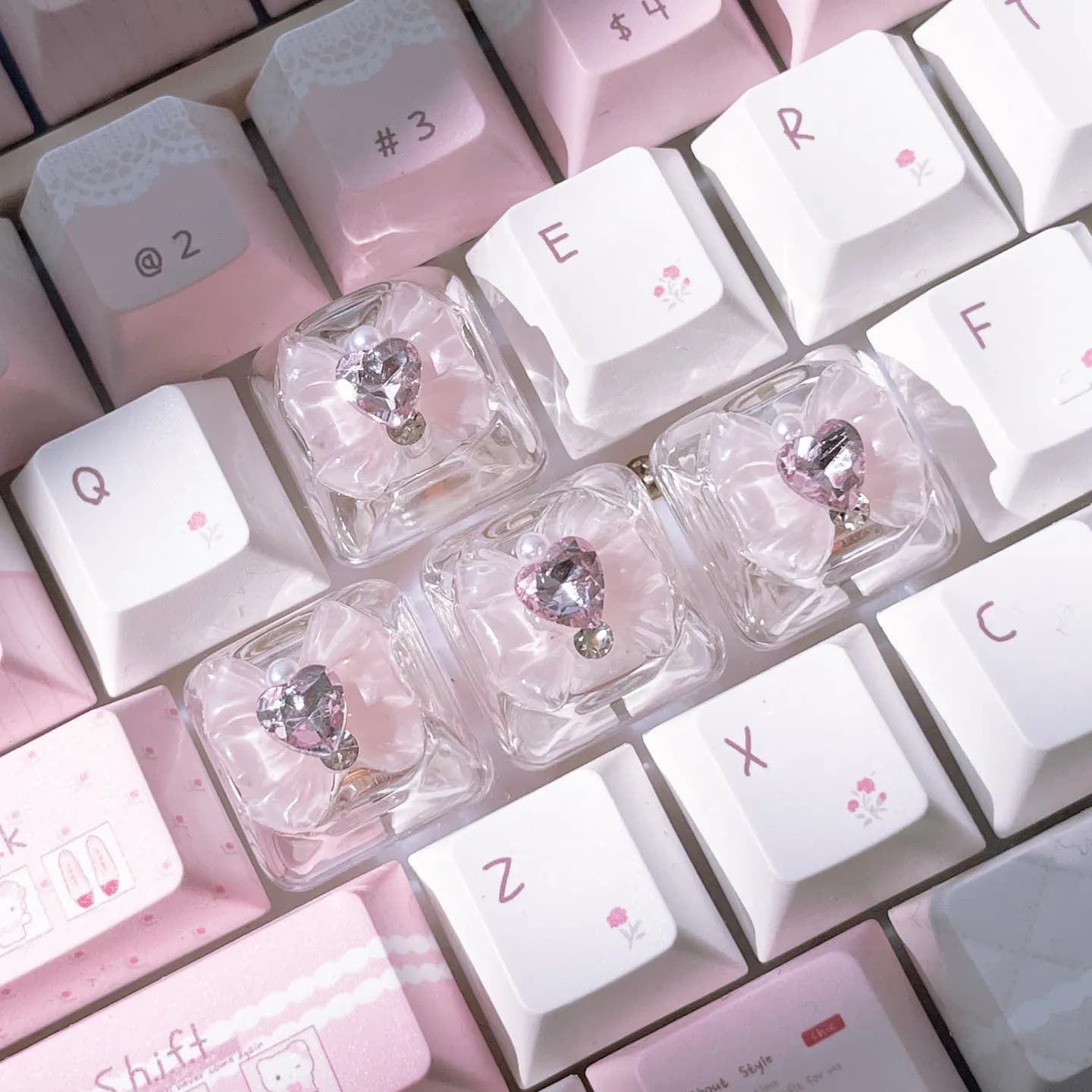 4pcs Butterfly Keycaps Cute Mechanical Keyboard Translucent Bow-Shaped Keycaps Personalized Backlit DIY Decorative Keycapseycap