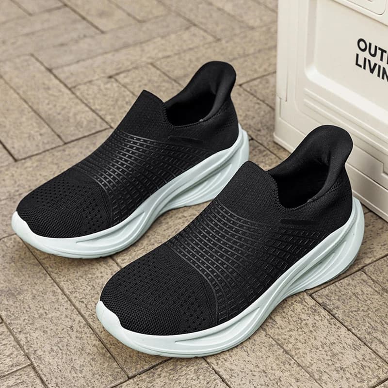 Unisex new lightweight running shoes in large size with fly woven mesh sports and leisure shoes shoe covers lazy socks shoes