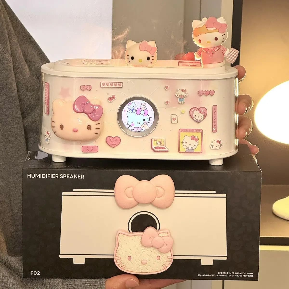 Diffusore di Aromi Anime Sanrio HelloKitty con Luce Ambientale, Umidificatore, Altoparlante Hi-Fi e Macchina del Rumore Bianco, Regalo di Compleanno Perfetto