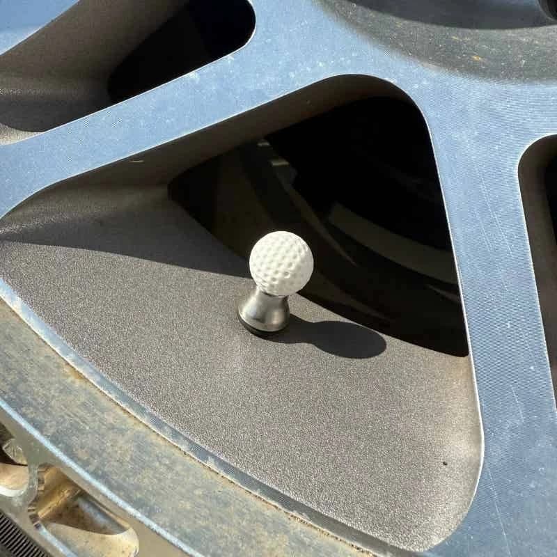 Tappi Valvola a Forma di Pallina da Golf, Universali Antipolvere per Auto, Moto, Bici - Accessori Esterni Eleganti per Veicoli