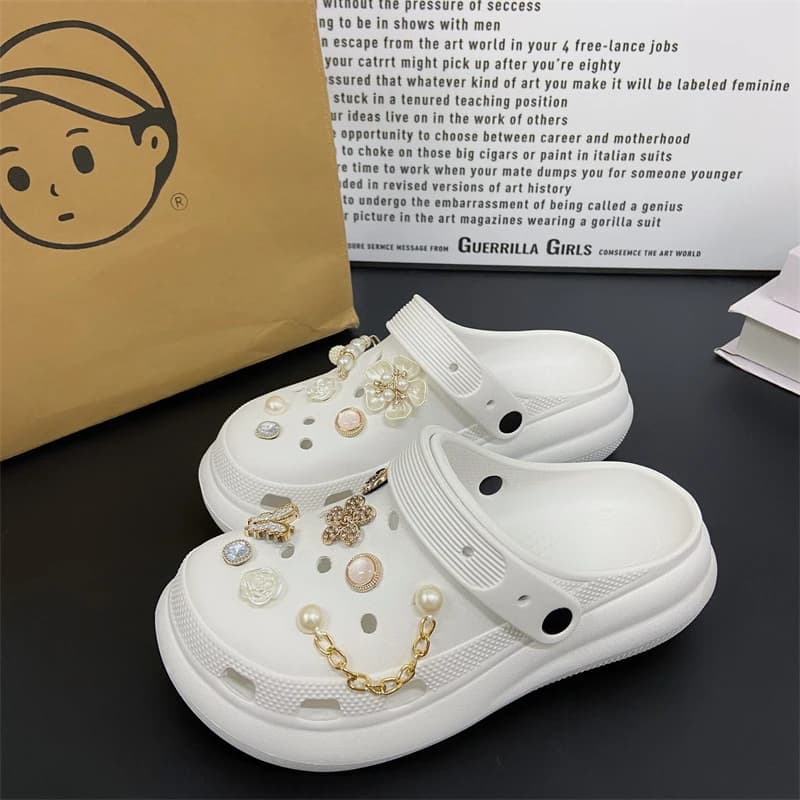Set di accessori per scarpe alla moda, in metallo, con chiusura a catena, rimovibile, adatto per sandali e infradito.