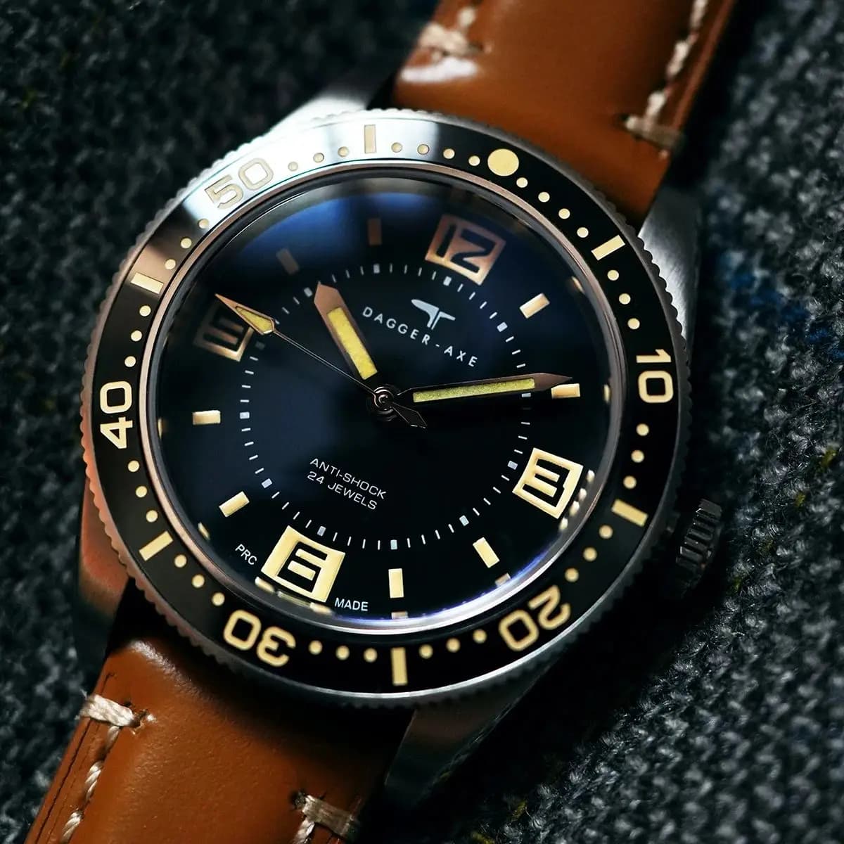DAGGERAXE Men Diver Watch 39mm Automatic Mechanical Wristwatch Diver 10ATM Waterproof C3 Luminous Sapphire NH36 Ceramic Bezel