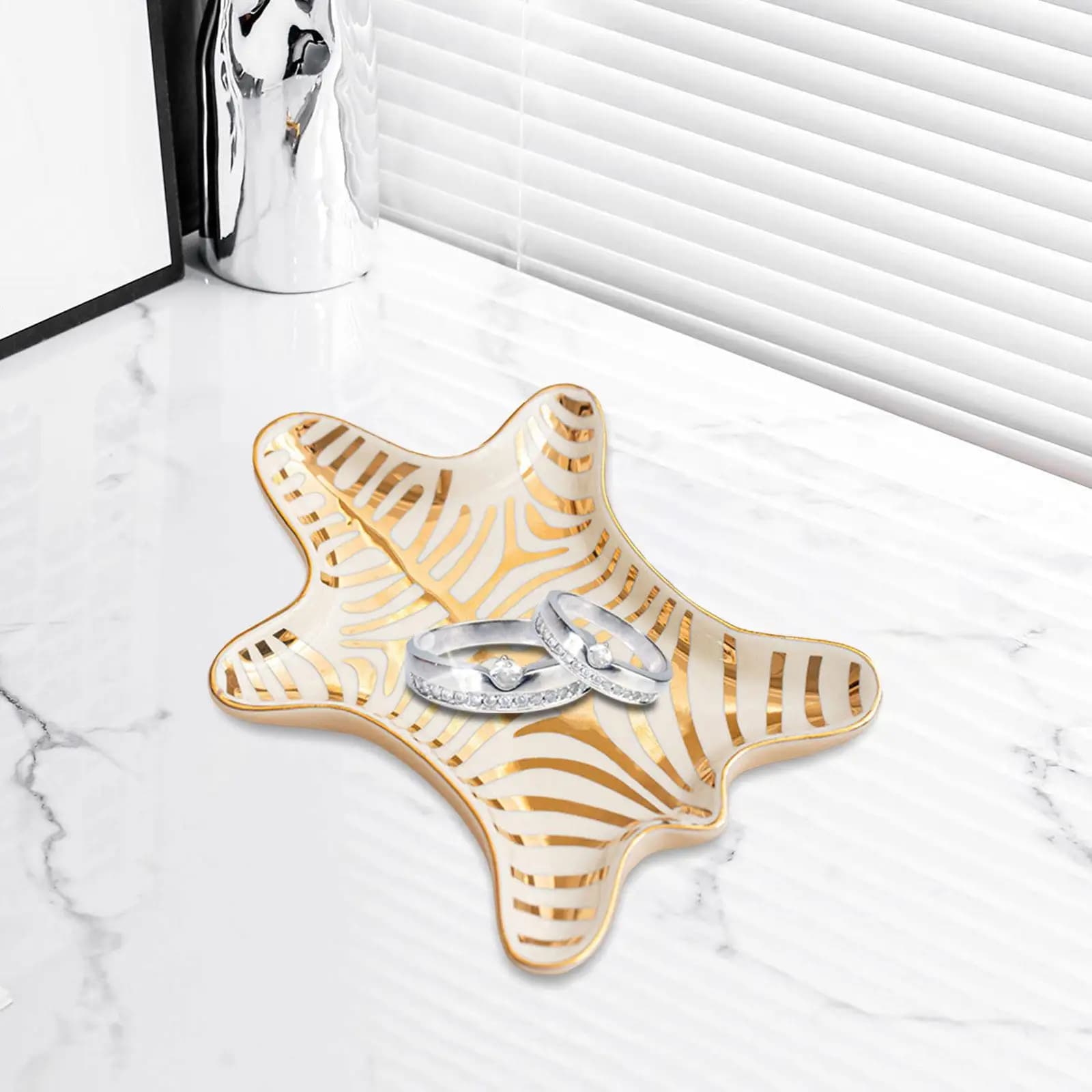 Novelty Jewelry Display Tray Jewellery Dish Decorative Jewelry Organizer Jewelry Plate for Party Supplies Desk Cafe Dorm