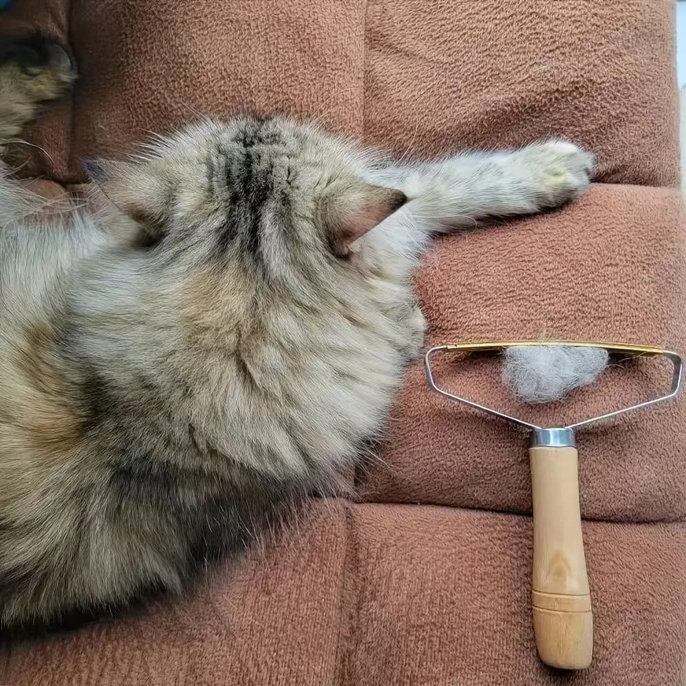 Universal Pet Hair Remover: Powerful Lint Roller for Cat and Dog Hair, Carpet Scraper, and Hair Removal Cleaning Tool