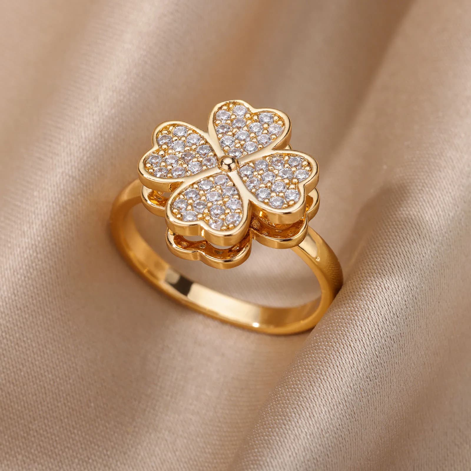 Anelli di ansia del trifoglio a quattro foglie girevoli in zircone per le donne Anello antistress Fidget Spinner in acciaio inossidabile Regalo di gioielli estetici