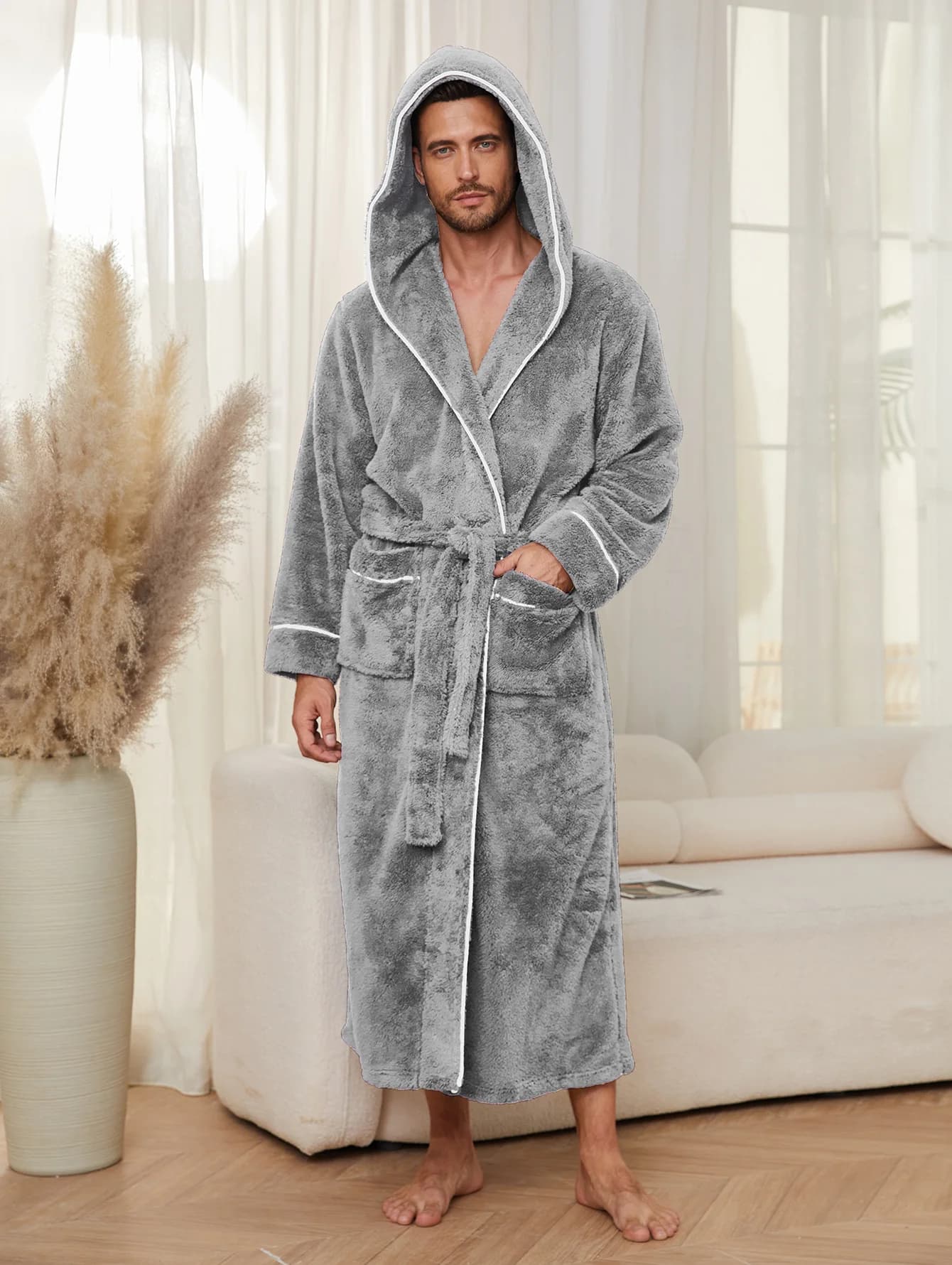 New winter arrivals: thickened coral fleece women's bathrobes, flannel torque dresses, bathrobes and pyjamas in men's flannel