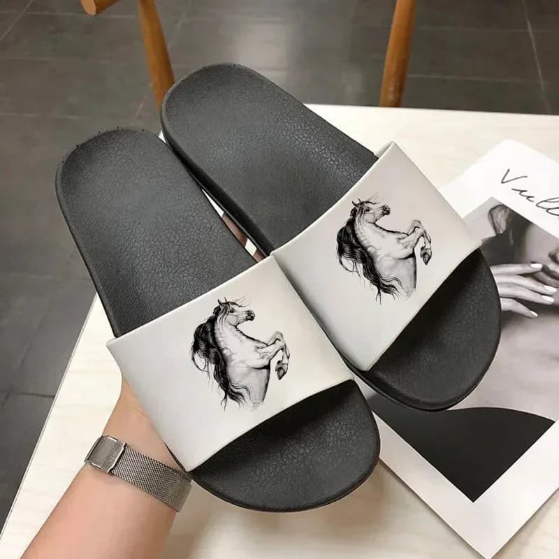 Summer Women Shoes Home Indoor Slippers horse Print Beach Slides Non-slip filp flops Thick Flat Bottom sandals Ladies shoes 2022