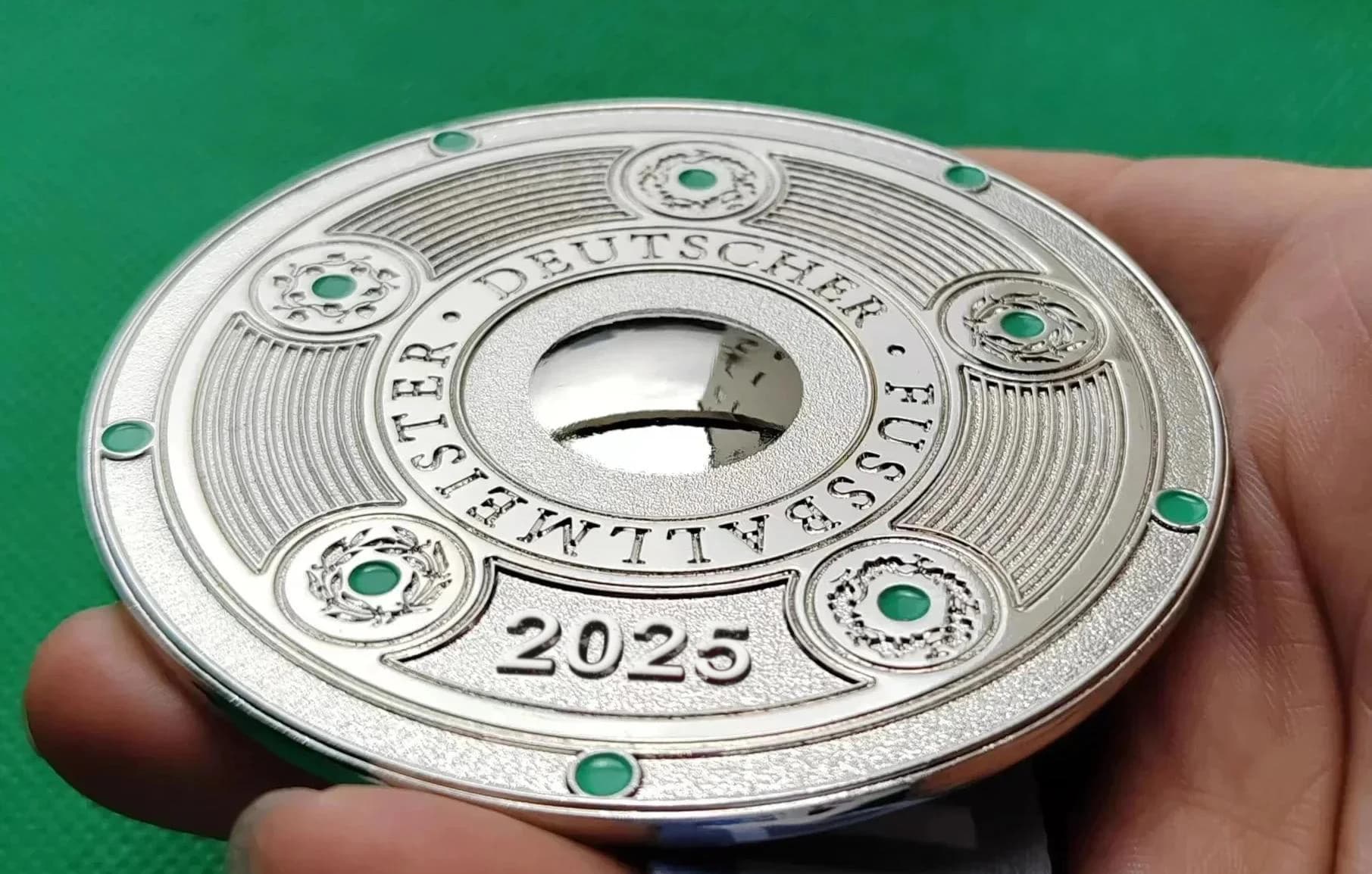 Ultima medaglia del campionato della Bundesliga del 2025 Collezioni di tifosi di calcio della replica della tabella della lega della Bundesliga della Germania
