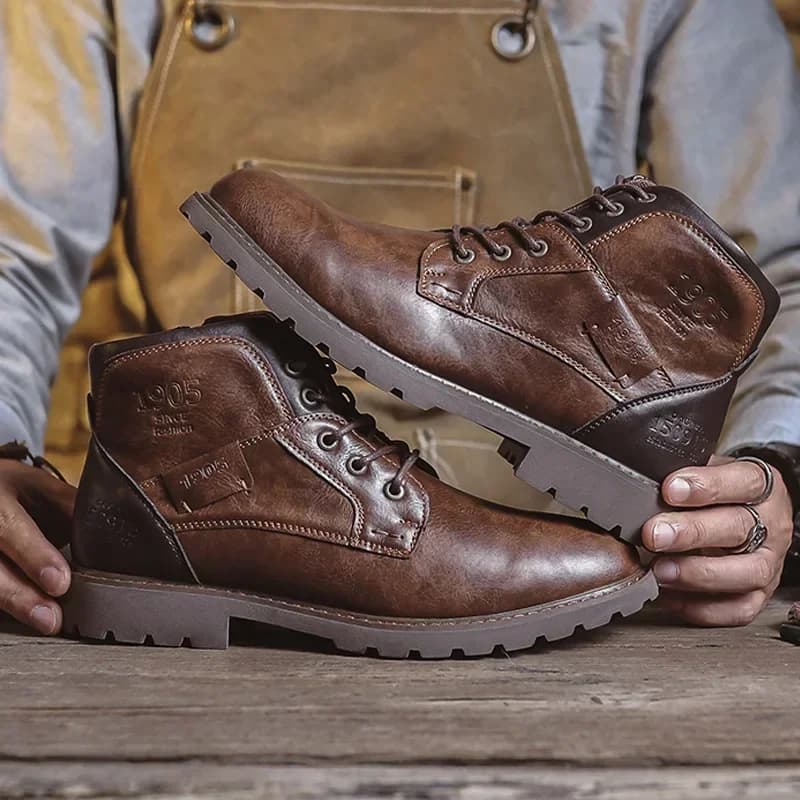 Stivali da uomo in vera pelle Scarpe casual in pelle da uomo di moda Stivali da uomo stile britannico Scarpe da uomo 2024