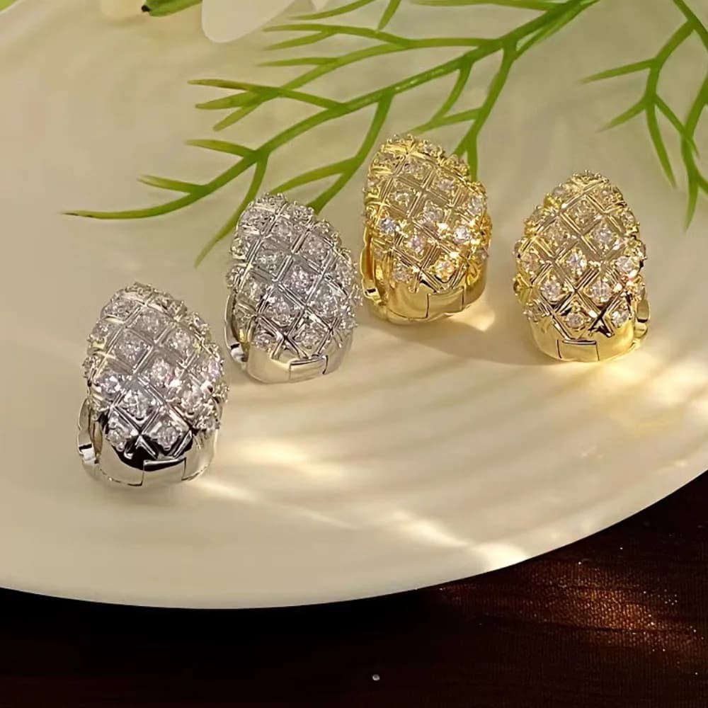 Lingge patterned earrings, sparkling water droplet design, Japanese and Korean fashionable golden earrings, Christmas gift.