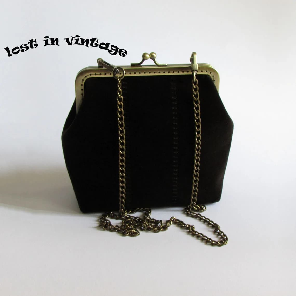 Lost In Vintage Black Velvet Bag Purse 25x6x19cm Gold Frame Kiss Lock Bag Evening Clutch with Gold Chains