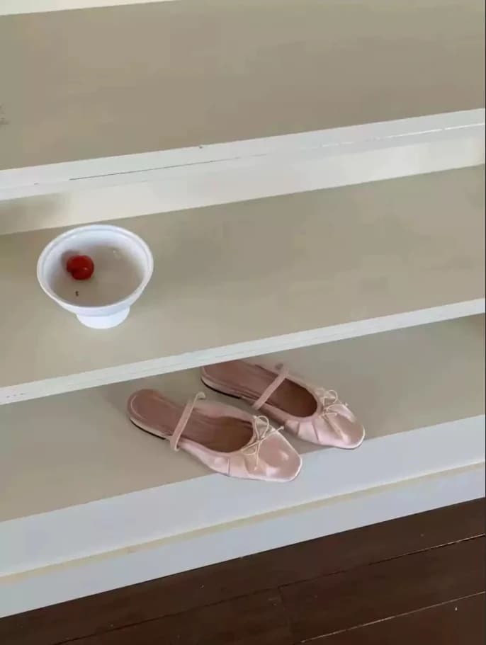 Mules da donna in raso rosa con fiocco e cinturino, punta quadrata arricciata, eleganti per il tempo libero e occasioni nuziali