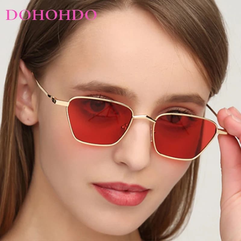 Occhiali da Sole di Lusso alla Moda con Montatura Quadrata Piccola e Gambe in Metallo, Design di Marca Steampunk per Uomo e Donna, Occhiali da Viaggio e Guida, Protezione UV400