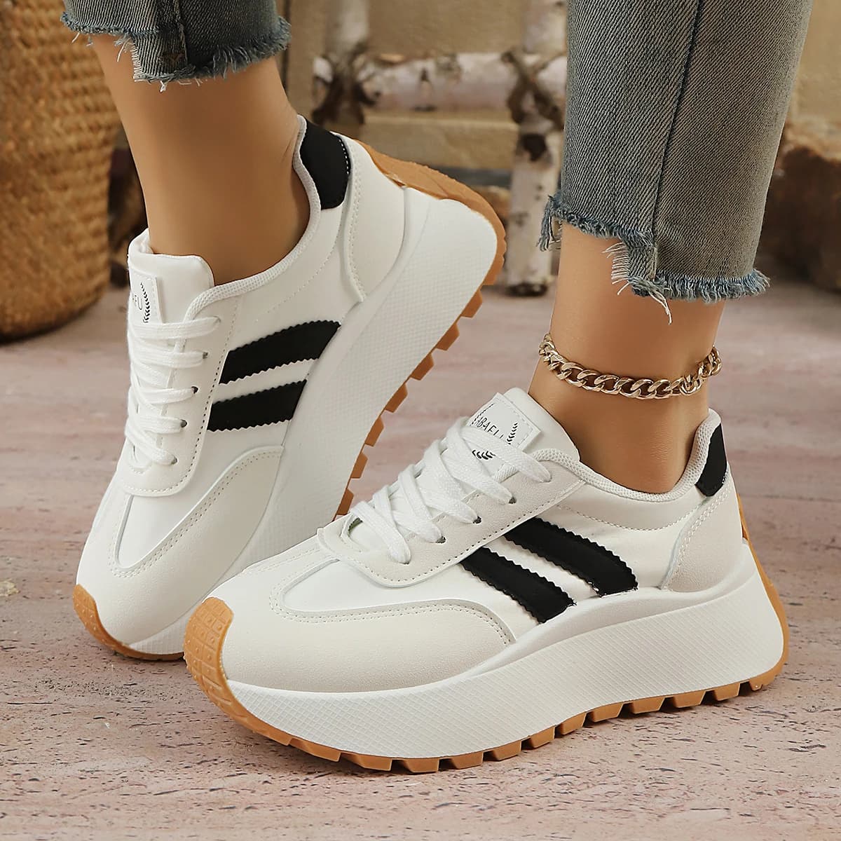 Scarpe da ginnastica da donna Scarpe vulcanizzate di lusso di marca Scarpe casual con plateau per donna Scarpe da ginnastica da corsa all'aperto comode e leggere da donna