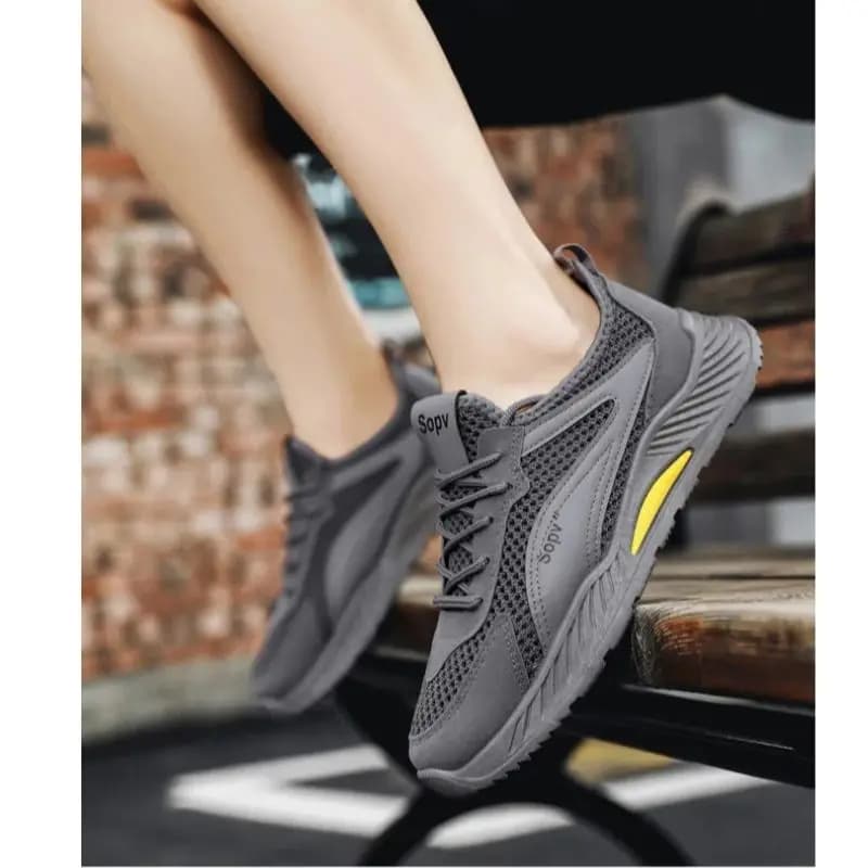 Scarpe sportive traspiranti in rete sottile estiva da uomo Design scavato Scarpe da lavoro alla moda per la protezione del lavoro da corsa casual