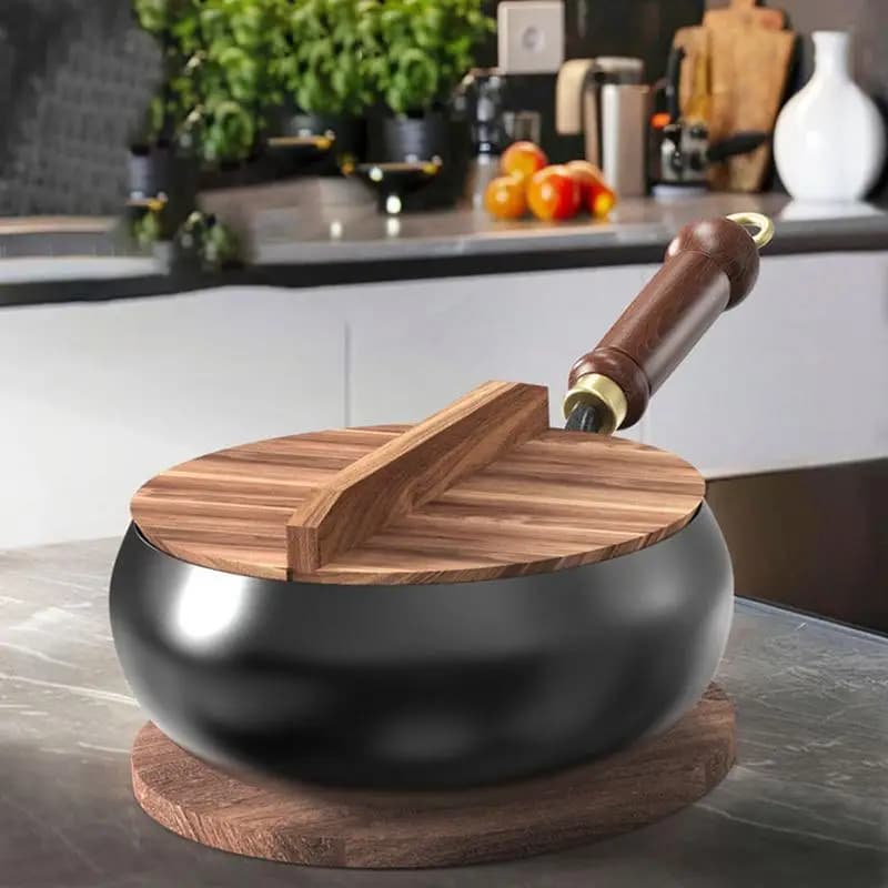 Padella cinese a fondo piatto Padella antiaderente per pancia grande senza rivestimento Pentola in ferro profondo con coperchio per pentola in legno Diametro 24 cm Stir-Fry