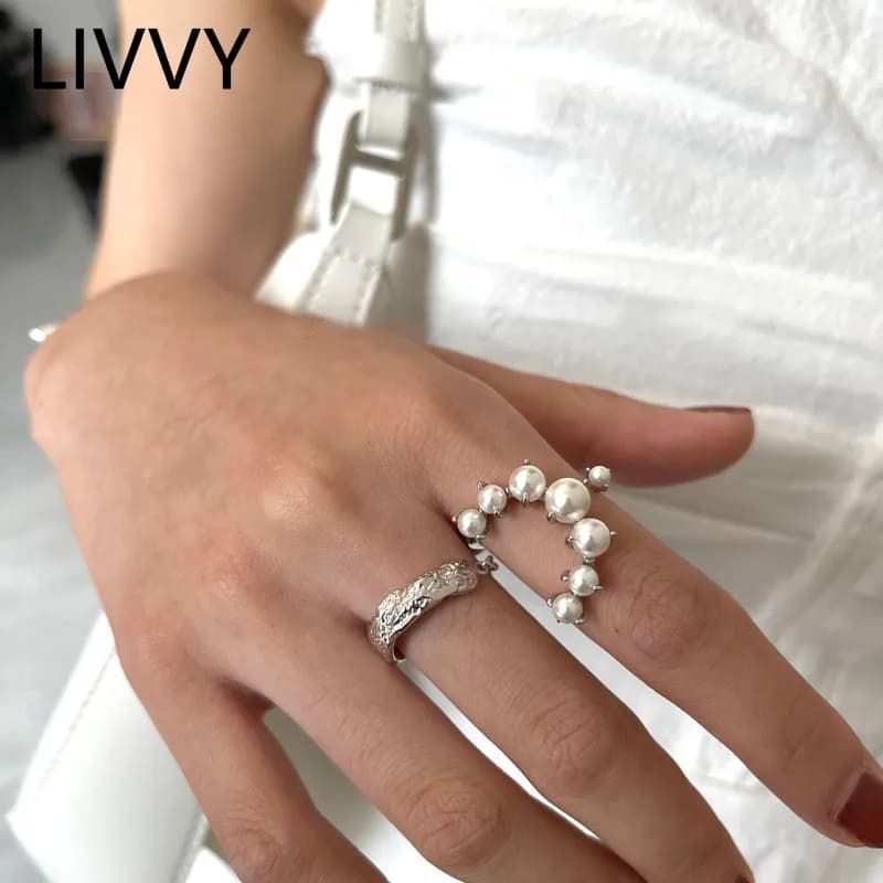 LIVVY Colore argento Nuovo design alla moda Doppio anello regolabile con perla scavata Moda donna Semplice luce Gioielli da festa di lusso