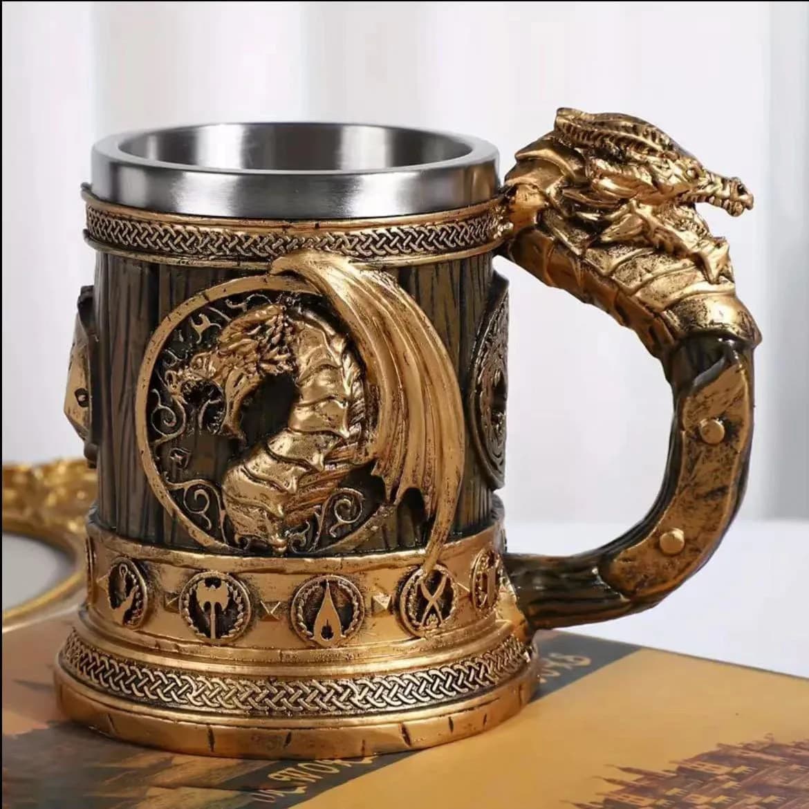 Boccale da Birra Premium in Acciaio Inossidabile con Motivo Drago, Perfetto per Casa, Pub, Feste o Regalo, Elegante e Durevole