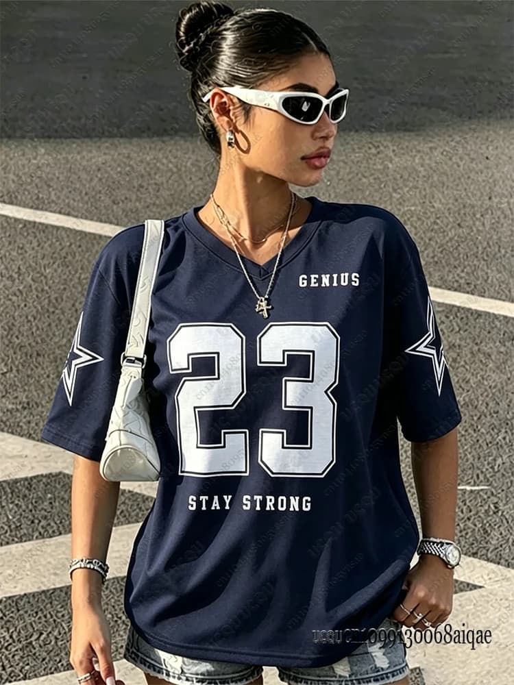 T-shirt stampata nera Speed 23 estiva 2026 da donna, scollo a V, manica corta, maglia sportiva da calcio, top oversize Y2K