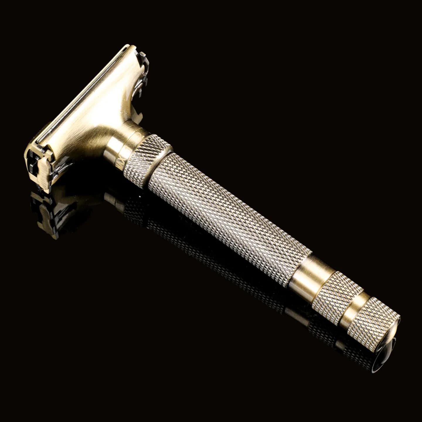 Green Bronze Razor Vintage Manual Shaving Razor Men's Beard Razor Pure Copper Classic Retro Double-Edged Blade Razor Stand