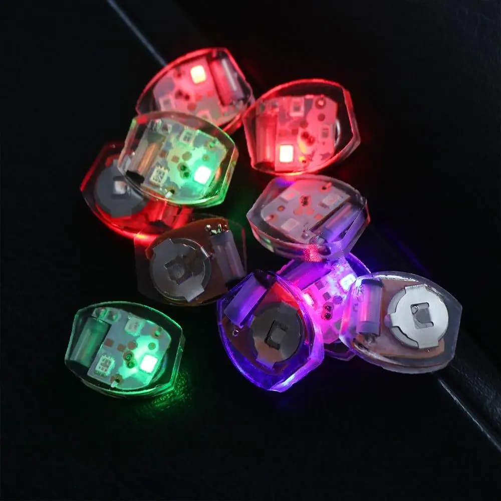 10 pezzi decorazione per scarpe plastica LED scarpa luce luminosa in miniatura luce vibrante foro luminoso scarpe lampada donna uomo