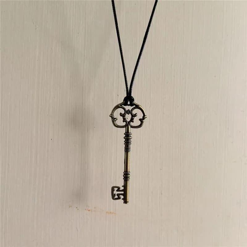 Y2k Gothic Punk Vintage Big Key Pendant Long Chain Necklace for Women Girl Birthday Gift Enter University Gift Costume Jewellery