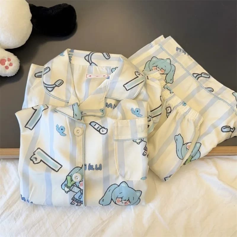 Hatsune Miku pigiama di seta di ghiaccio estivo sottile cuore da ragazzina carino set di abbigliamento bidimensionale per la casa regalo di festa creativo all'ingrosso